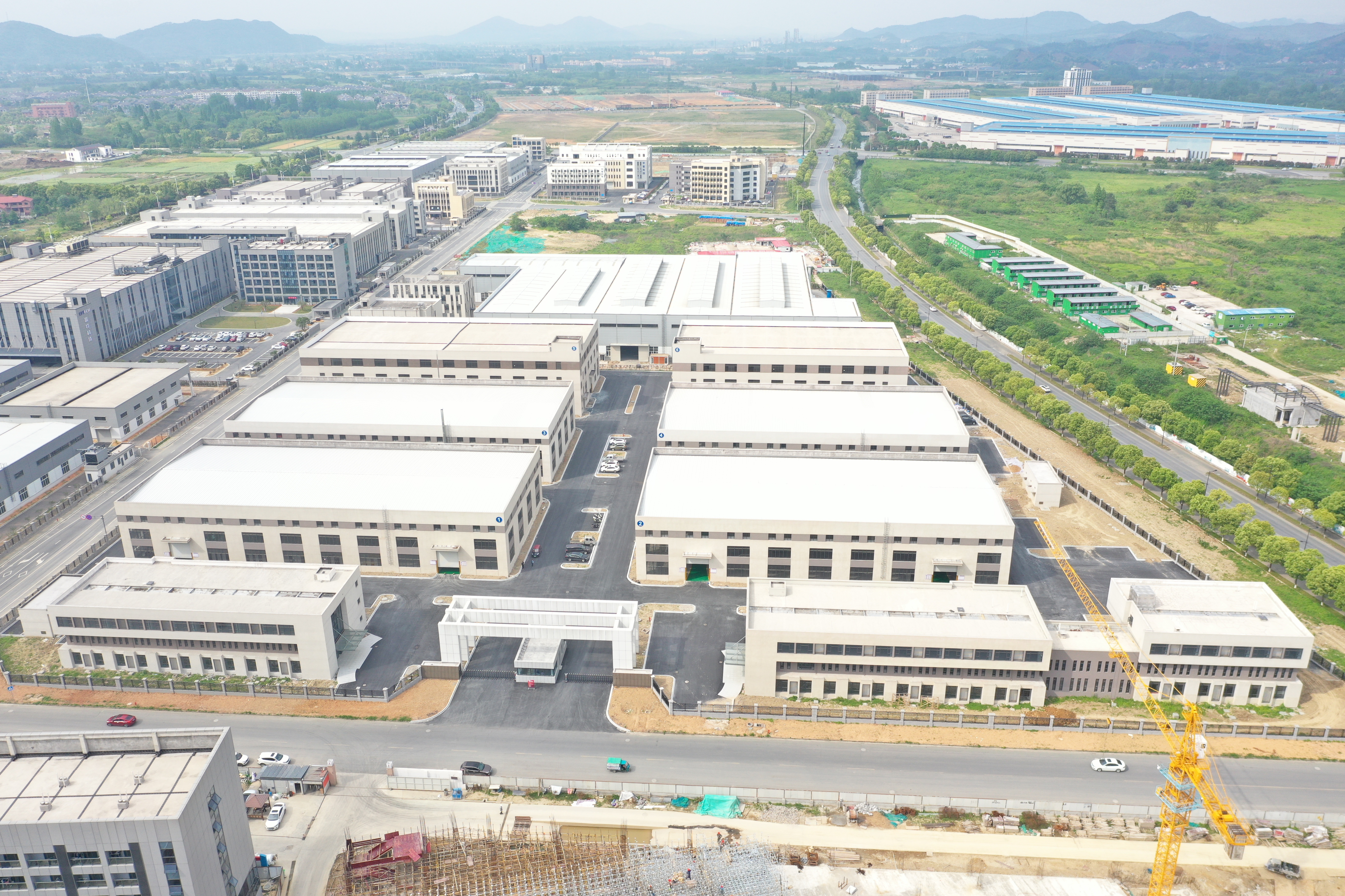 安吉智能制造加速器西区5号标准厂房8779平米亟待出租，价格优惠，区位便利